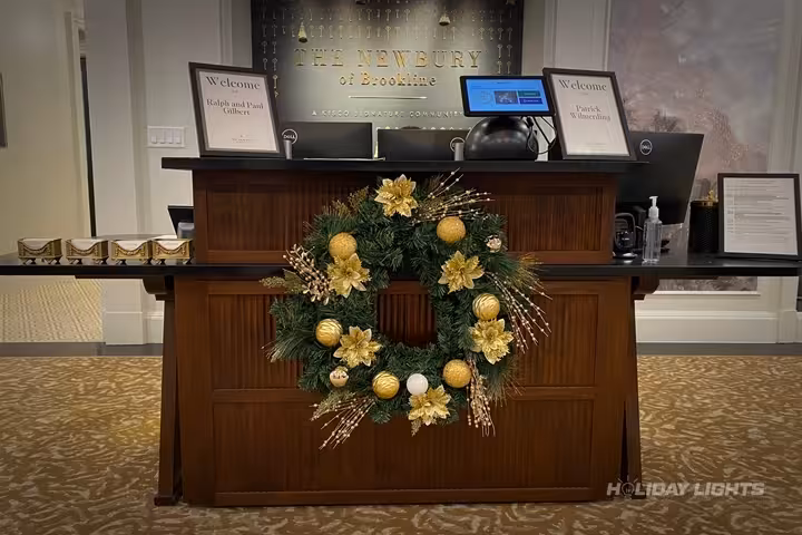 Professional commercial Christmas light installation in Bridgeport, Connecticut — Custom Commercial Display