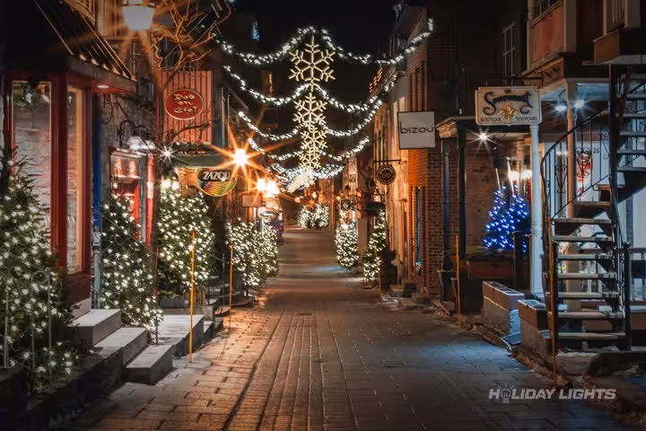 Professional commercial christmas light installation in Trumbull, Connecticut — Downtown Skyline Decoration